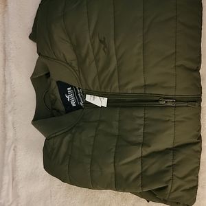 Hollister dark army green jacket size XL softshell collection puffer.